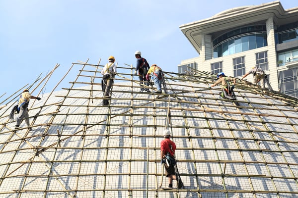 building a scaffold with bamboo in Hong Kong-1